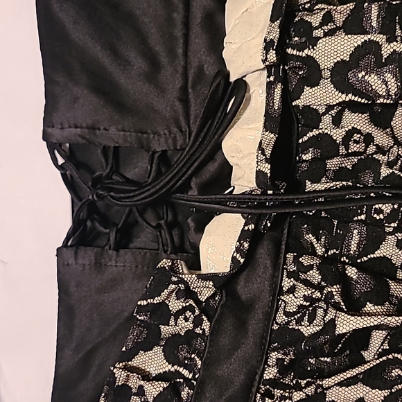 Strapless Halter Top - Picture 6 of 6